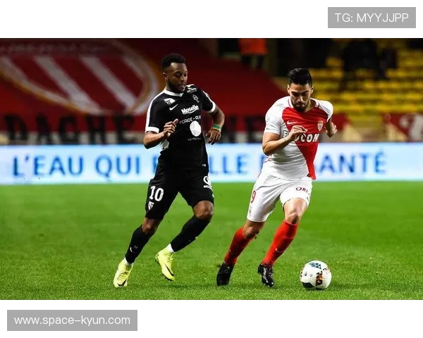 欧塞尔战平梅斯,保级区竞争白热化。 欧塞尔战平梅斯,保级区竞争白热化。